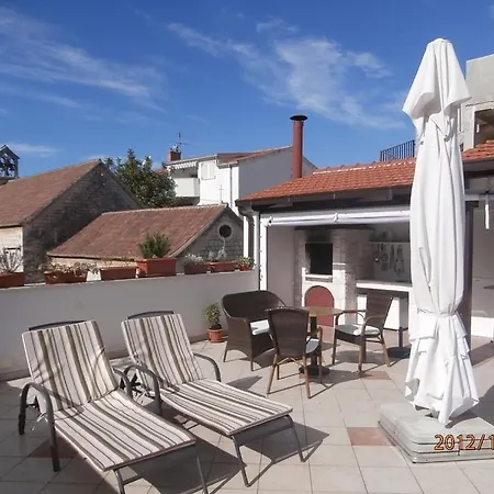 Vendégház In With Terrace, Air Conditioning, Wifi, Washing Machine 4237-7