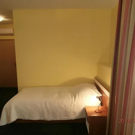 Vendégház In With Terrace, Air Conditioning, Wifi, Washing Machine 4237-7 *
