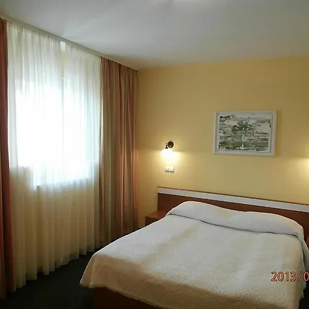 In With Terrace, Air Conditioning, Wifi, Washing Machine 4237-7 *