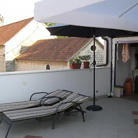 In With Terrace, Air Conditioning, Wifi, Washing Machine 4237-7 Vendégház