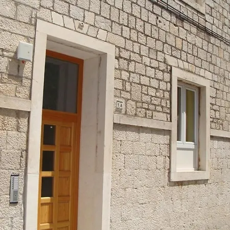 Gasthof In With Terrace, Air Conditioning, Wifi, Washing Machine 4237-7 Trogir
